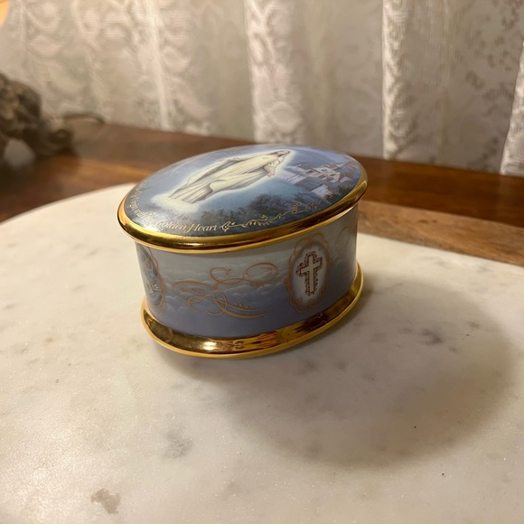 Music Box - Picture 2 of 5